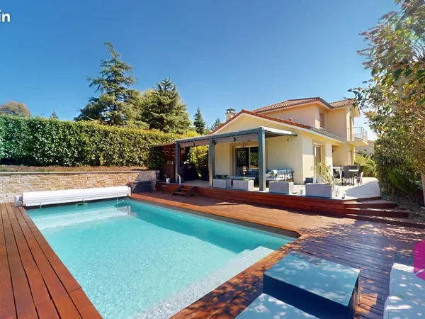 Villa 6 pièces 141 m²