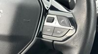 Peugeot 5008 1.2 PureTech 130ch S&S Active Pack EAT8 — photo 17