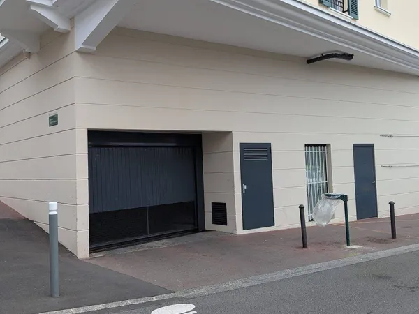 Parking 12 m²