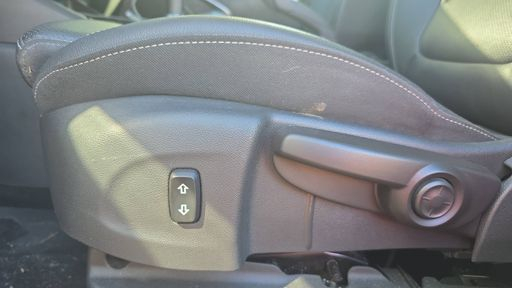 Opel Crossland X 1.2 Turbo 110 BVA6 - Ultimate – 2019 – 89426 km – Essence – Boîte Automatique — photo 2