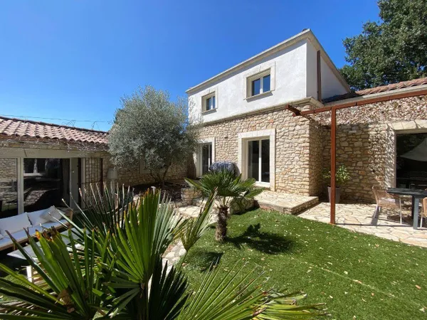 Maison 5 pièces 200 m²