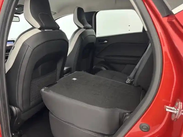 Renault Captur e-tech 145 - 21 — photo 39