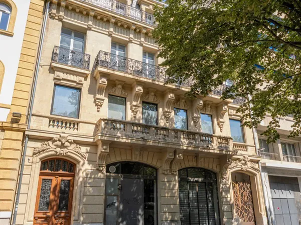 VENTE-IMMEUBLE BOURGEOIS-LOCAL COMMERCIAL-PRADO