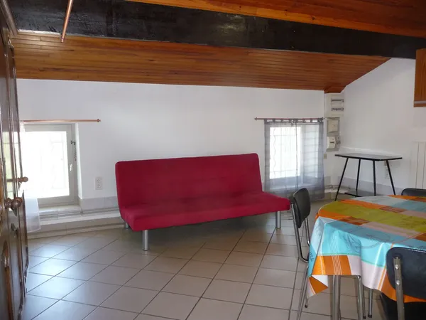 studio meublé de 30m ,pour 2etudiants (e)privas