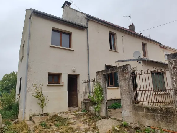 Maison familiale de 140 m² dépendances et jardin