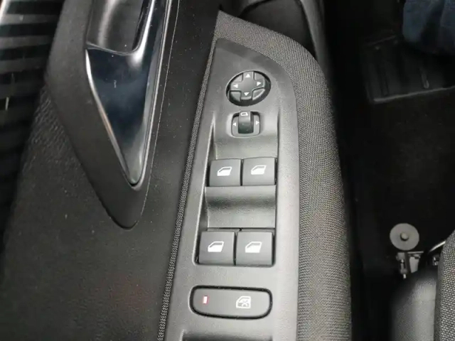 Peugeot 208 puretech 100 s&amp;s bvm6 — photo 18