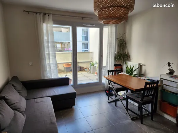 Beau duplex traversant de 90,80 m² agréable à vivre (1er et 2ème étages)