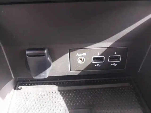 Renault Captur mild hybrid 140 — photo 77