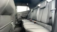 Peugeot 2008 e-2008 156ch 54 kWh Allure — photo 10