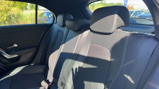 Mercedes Classe A 180 136 7G-DCT - AMG Line – 2021 – 80798 km – Essence – Boîte Automatique — photo 23