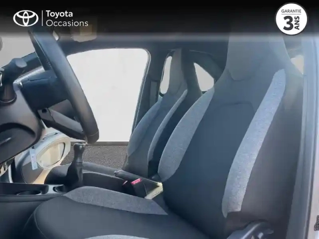 Toyota Aygo X 1.0 vvt-i 72ch dynamic my24 — photo 11