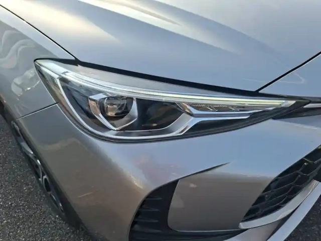 Mg Zs 1.5 l hybrid+ 197 ch — photo 27