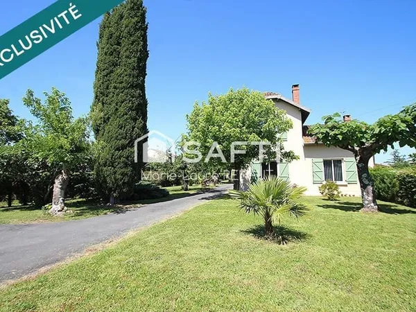 Maison de qualité - Tout de plain-pied - Superbe extérieur - 4 chambres - 2 SDB et 2 WC