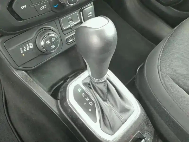 Jeep Renegade 1.3 turbo t4 190 ch phev at6 4xe eawd edition limitee central park — photo 24