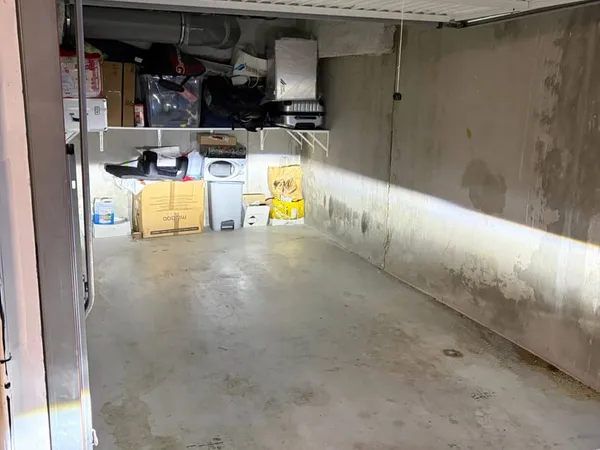 Parking 14 m²
