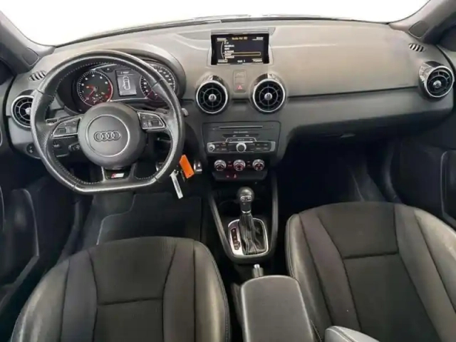 Audi A1 1.0 tfsi ultra 95 s tronic 7 s line — photo 18