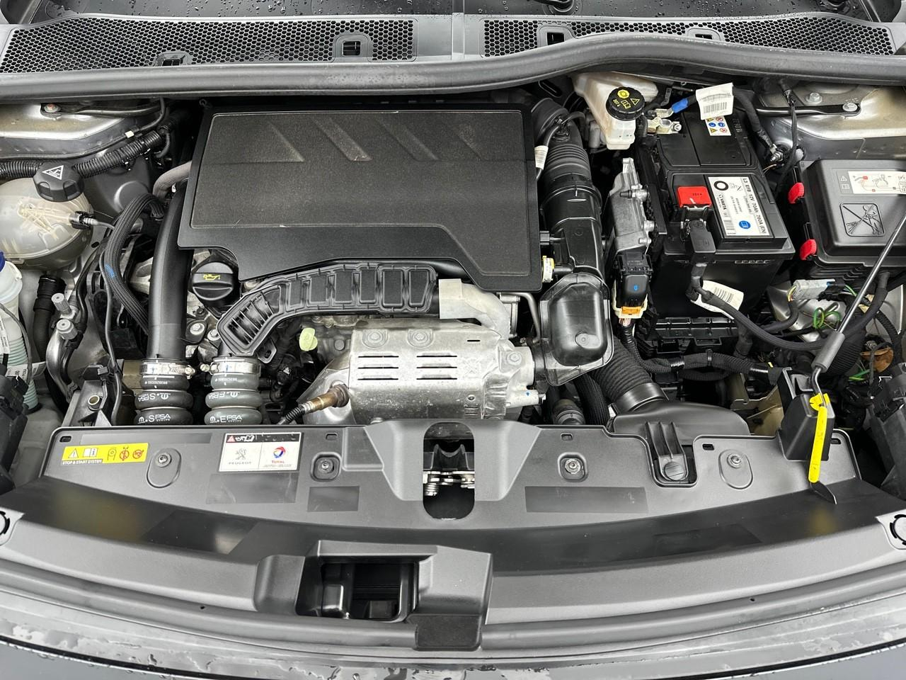 Peugeot 2008 puretech 100 s&s bvm6 style — photo 13
