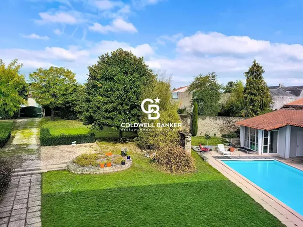 Maison 8 pièces 425 m²