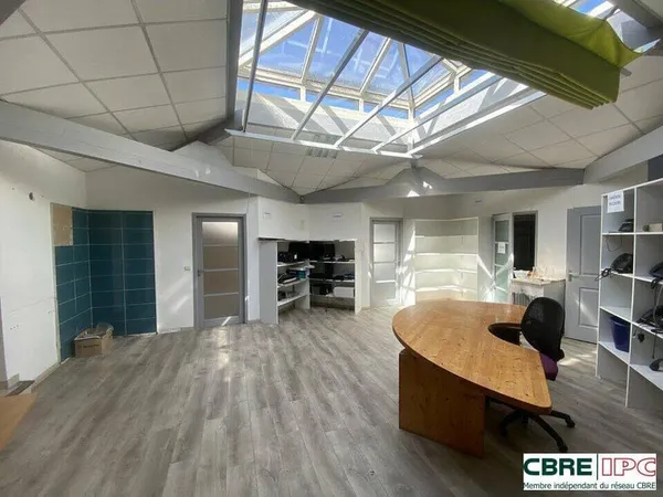 Local commercial 202 m²
