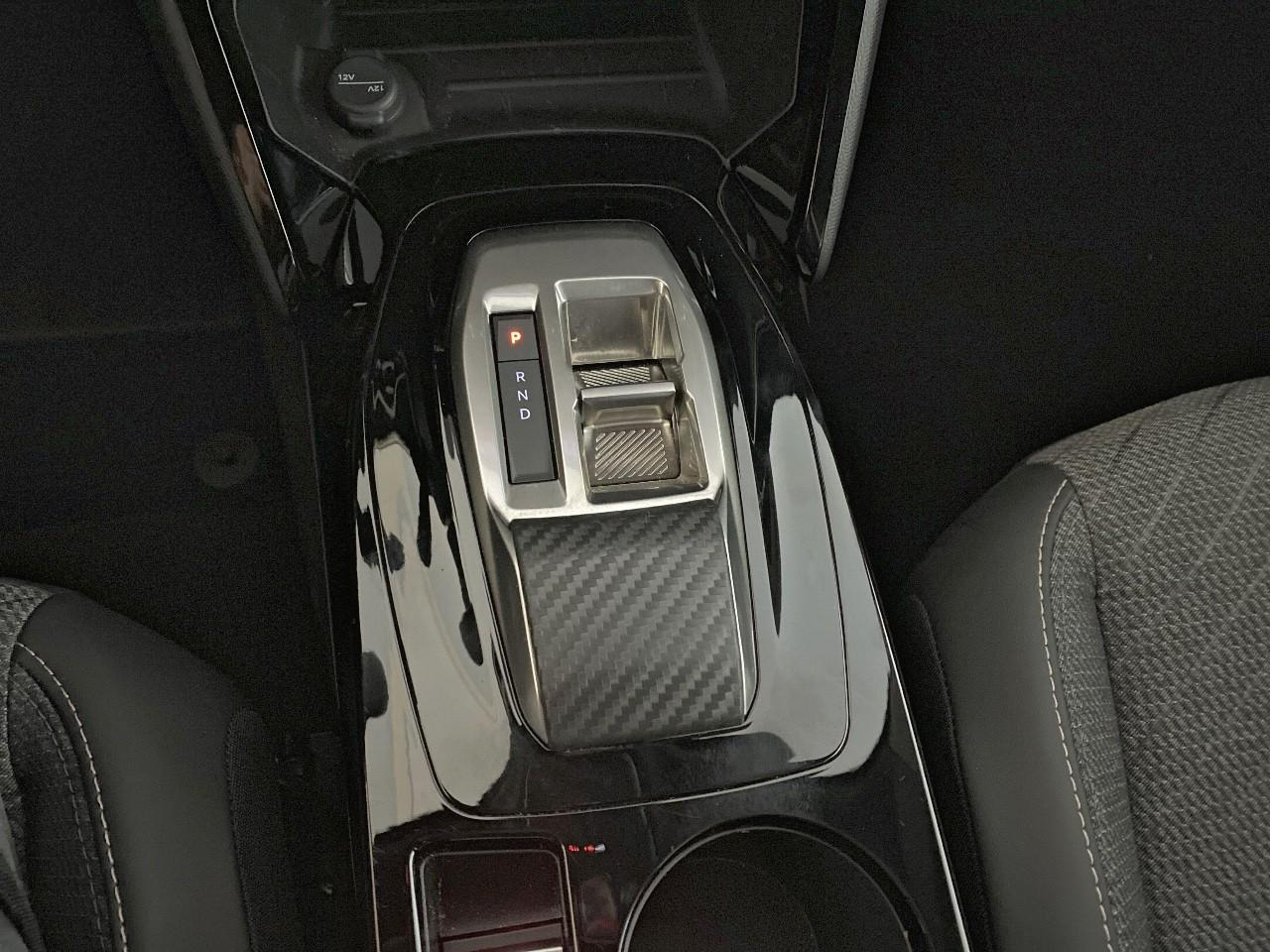 Peugeot 2008 hybrid 145 ch e-dcs6 allure — photo 17