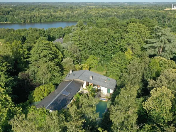 Maison avec piscine et accès à l'Erdre, 8 pièces,235m2 ,Sucé-sur-Erdre