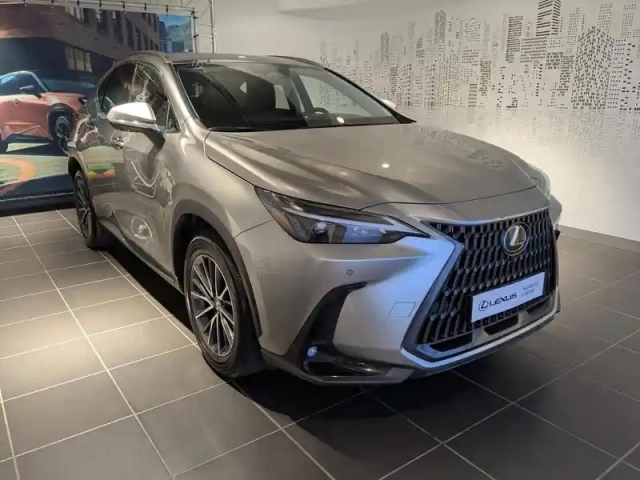 Lexus Nx 450h+ luxe 4wd my25