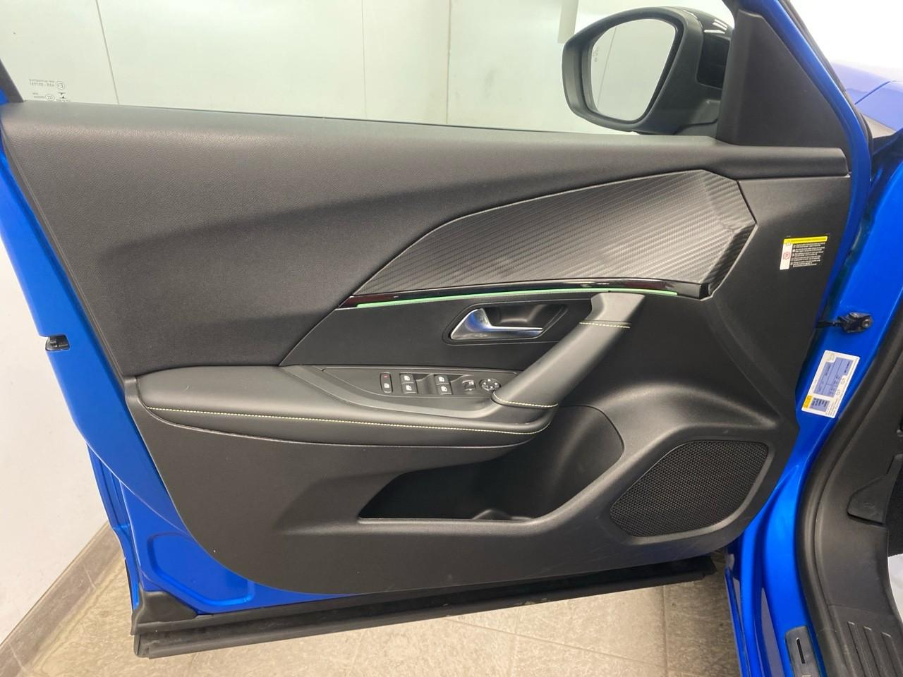 Peugeot 2008 puretech 130 s&s eat8 gt — photo 19