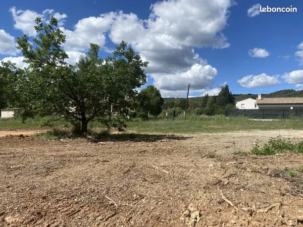 Terrain 970 m² Salernes