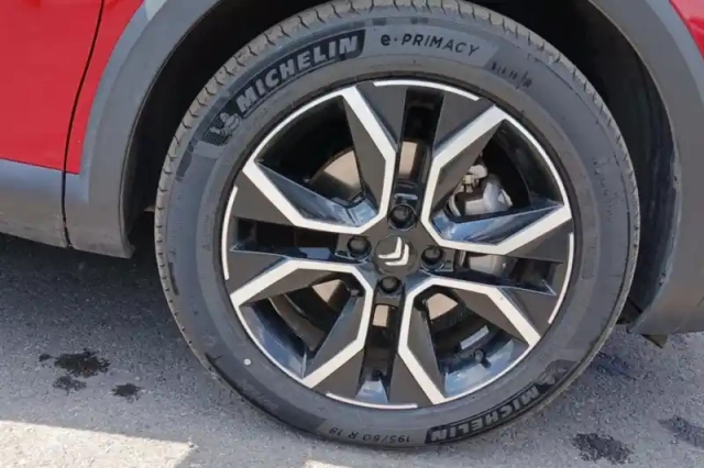 Citroën C4 e- 136 ch automatique — photo 14