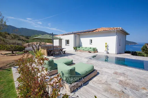 Villa 8 pièces 200 m²