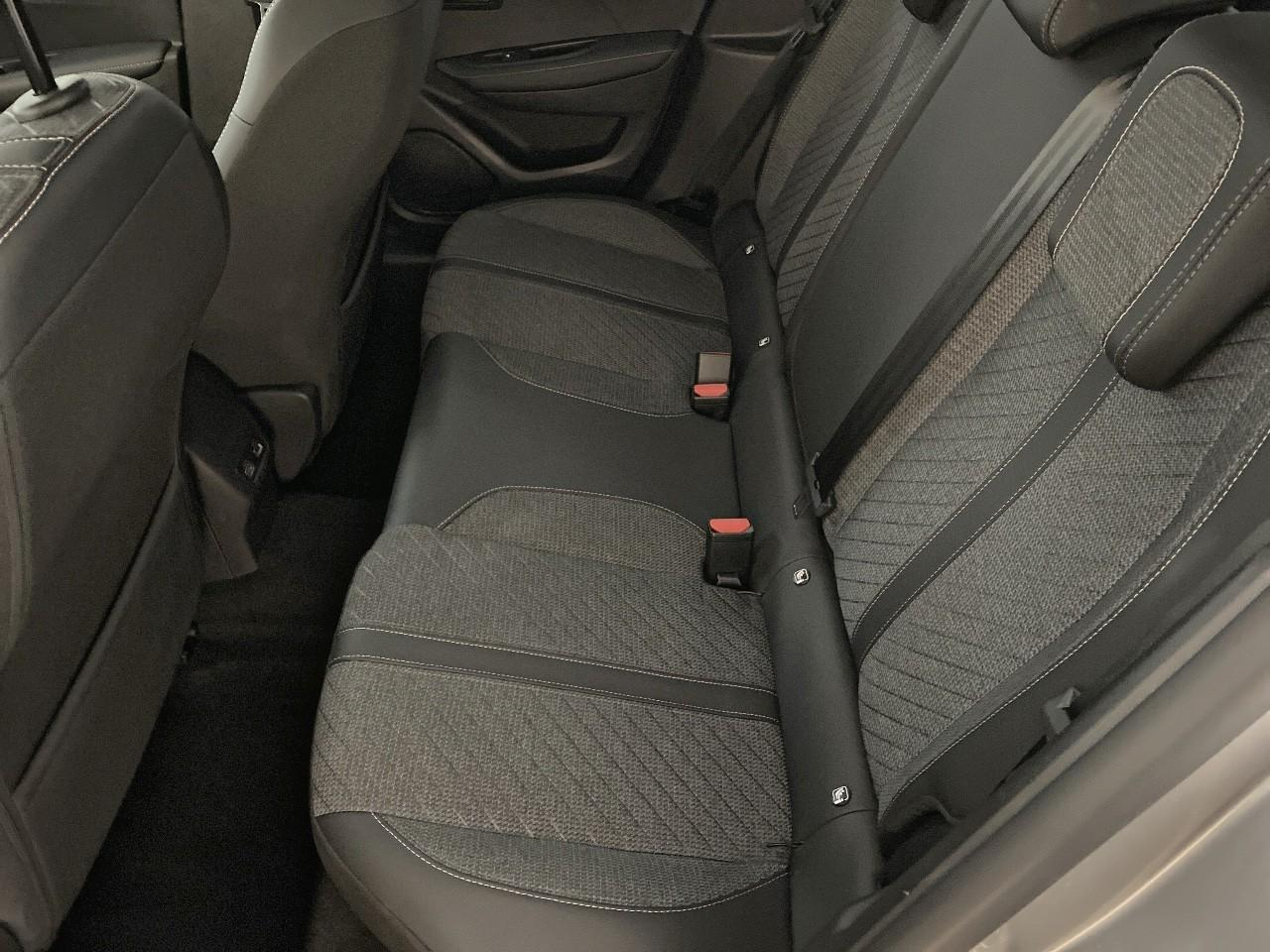 Peugeot 208 hybrid 110 ch e-dcs6 allure — photo 10
