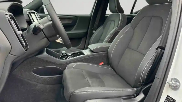 Volvo Ex40 single extended range 252 ch 1edt — photo 33