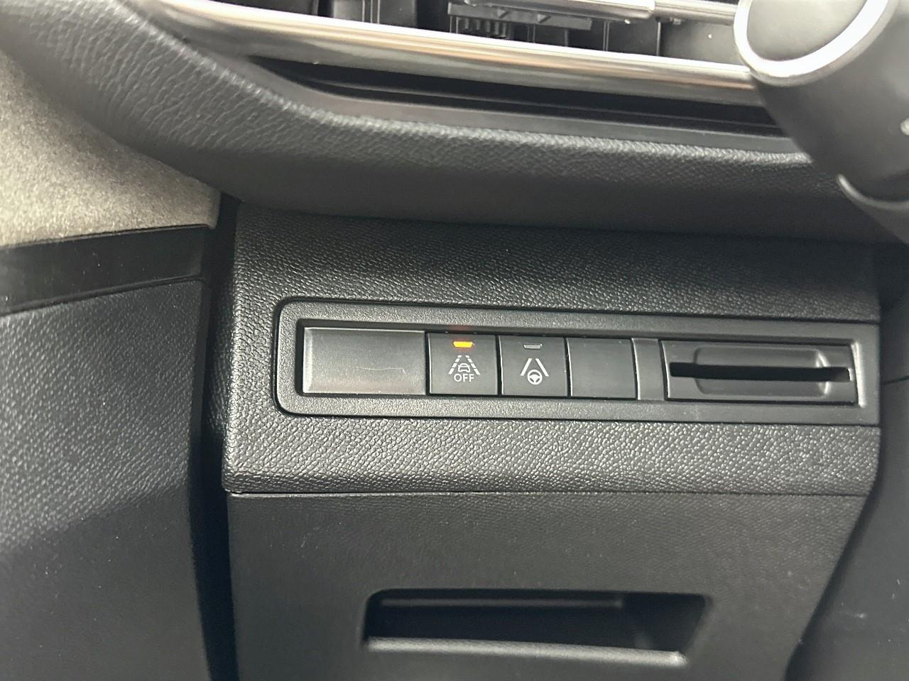 Peugeot 3008 puretech 130ch s&s eat8 gt — photo 16