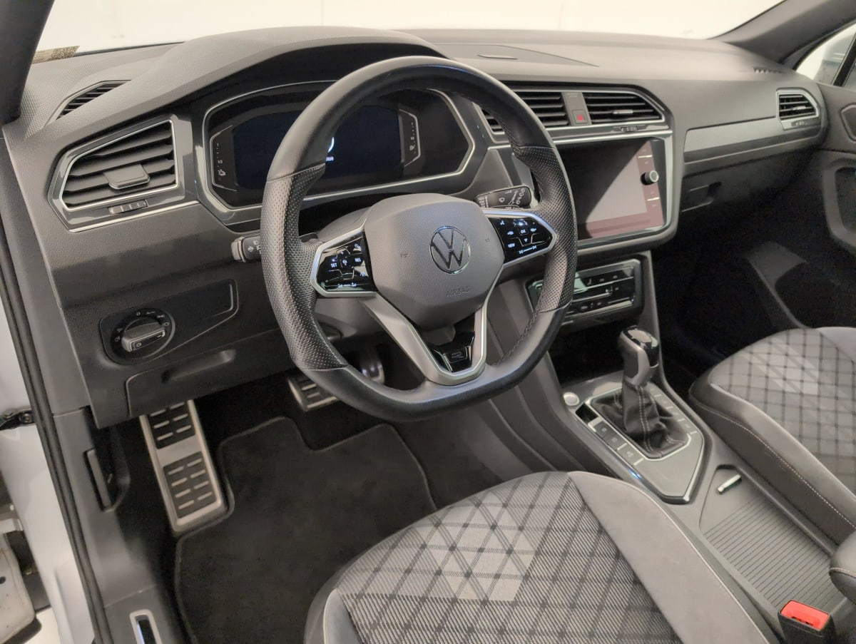 Volkswagen Tiguan — photo 15