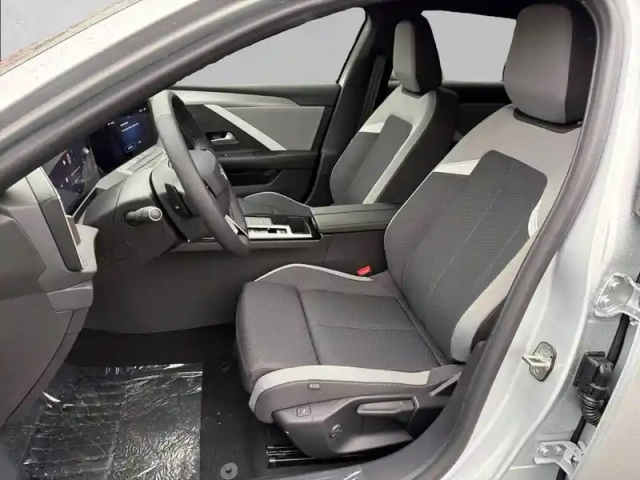 Opel Astra sports tourer 1.5 diesel 130 ch bva8 — photo 11