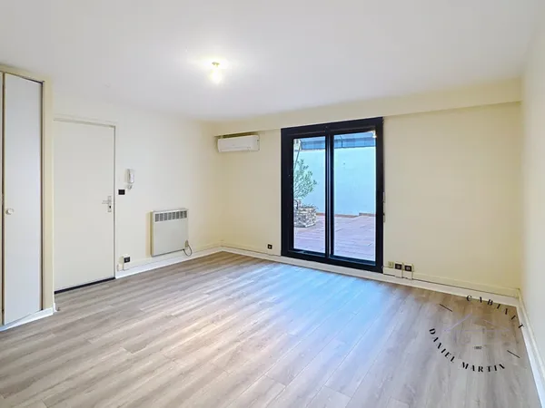 LOCAL 20M² A LOUER A LA BARRIERE DE BEGLES