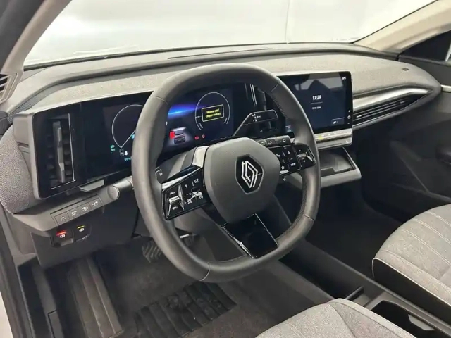 Renault Megane e-tech ev40 130ch standard charge — photo 10