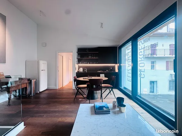 Bureaux de standing entièrement rénovés à louer — Sallanches