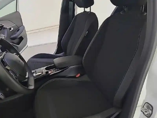 Peugeot 208 electrique 50 kwh 136ch — photo 79