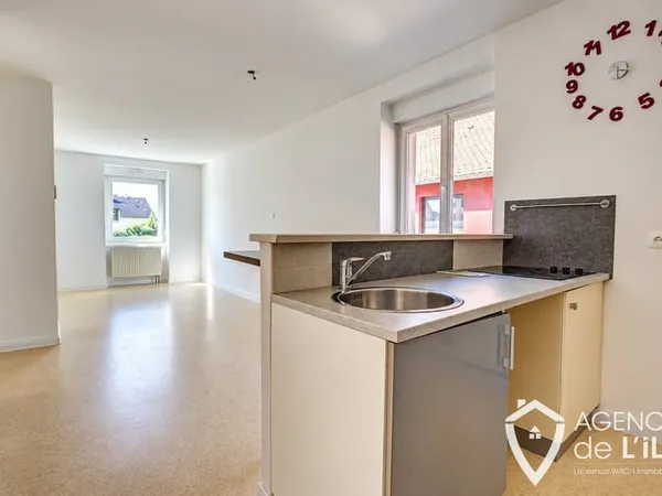 Charmant appartement 3 pièces avec extérieur et stationnemen