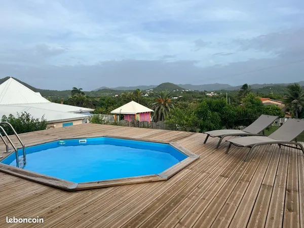 Grand t2 en bas de villa