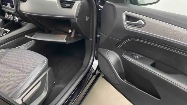 Renault Arkana mild hybrid 140 edc fap - 22 — photo 31
