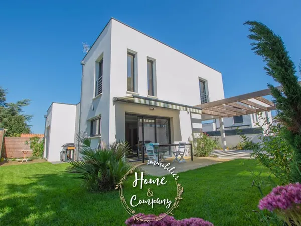 VAUX-SUR-MER - MAISON CUBIQUE