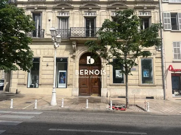 Local commercial 52 m²