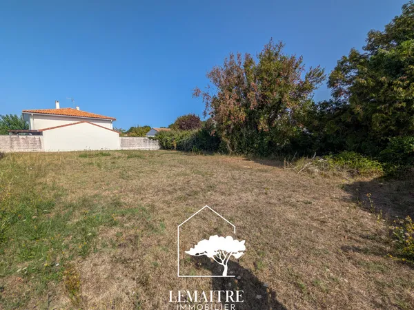 Terrain viabilisé à Vaux-sur-Mer 487 m2