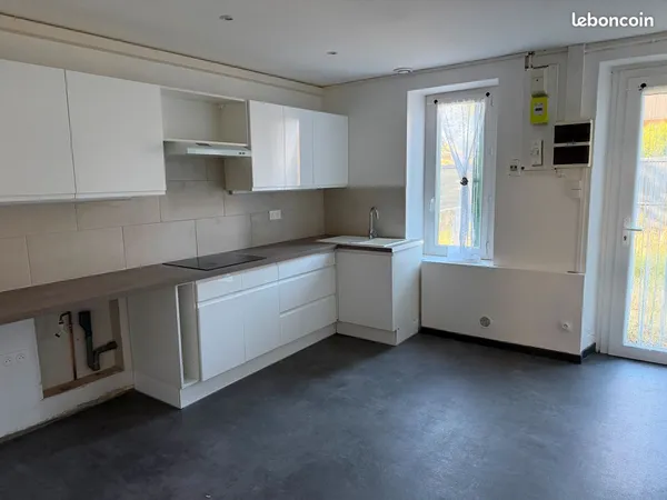 Maison mitoyenne 83,90 m² - 2 chambres + dressing - Écommoy