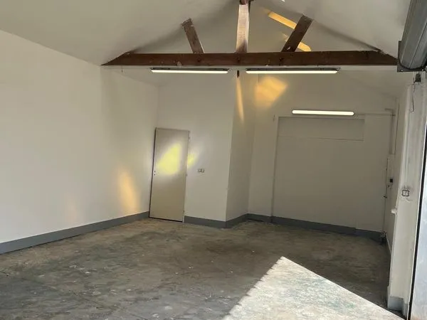 Local commercial 180m2