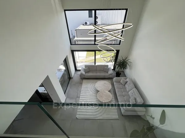 A ISSENHEIM, Maison contemporaine 7 pièces de 180 m2 sur un