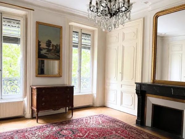 LYON 6e — AVENUE FOCH | T4 114 m² | IMMEUBLE XIX° | 4ème ÉTAGE AVEC ASCENSEUR