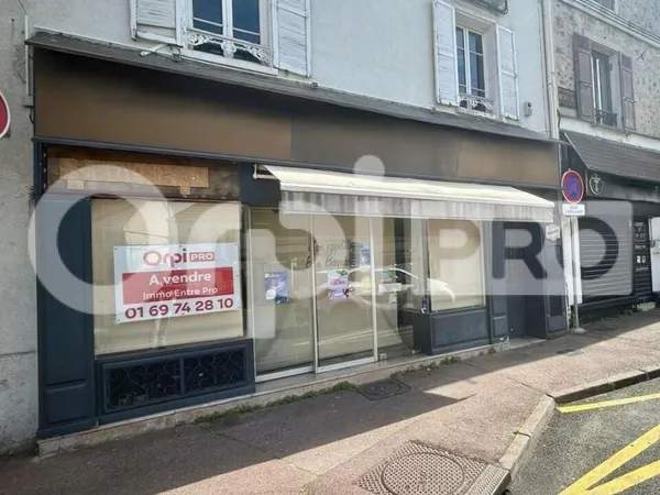 Local commercial 310 m²